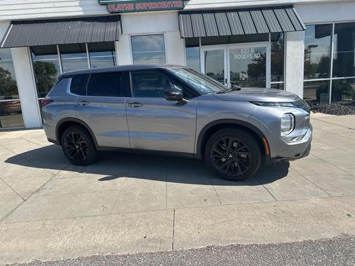 2024 Mitsubishi Outlander SE Black Edition