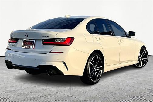 2022 BMW 330 i xDrive
