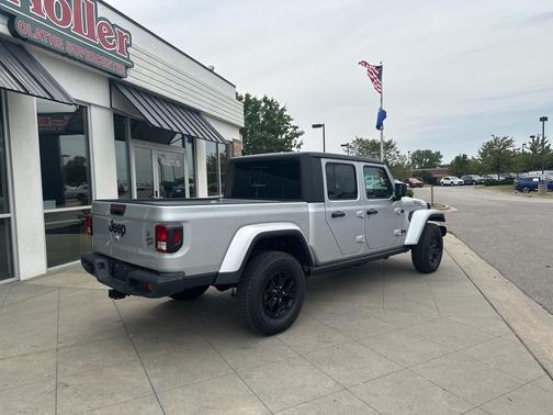 2022 Jeep Gladiator Sport