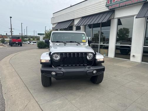 2022 Jeep Gladiator Sport