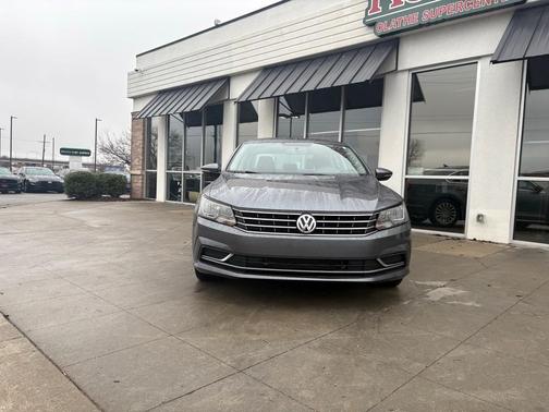 2016 Volkswagen Passat 1.8T R-Line w/ Comfort