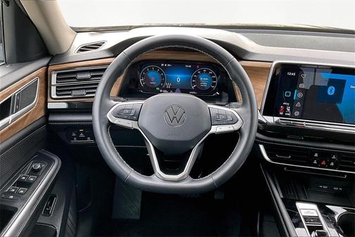 2025 Volkswagen Atlas 2.0T SE