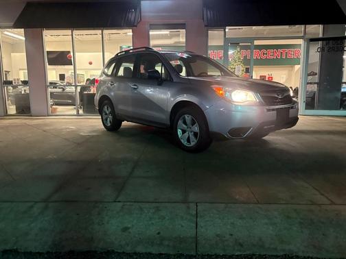 2016 Subaru Forester 2.5i