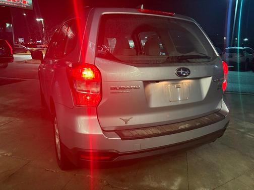 2016 Subaru Forester 2.5i