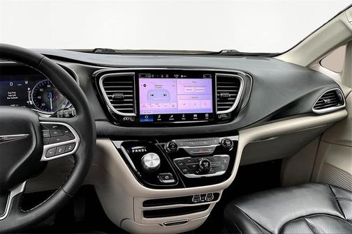 2023 Chrysler Pacifica Touring-L