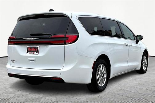 2023 Chrysler Pacifica Touring-L