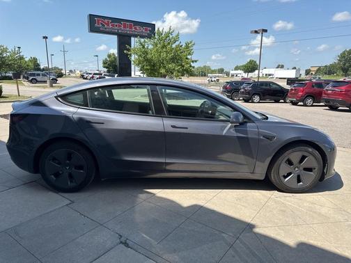 2023 Tesla Model 3 Base