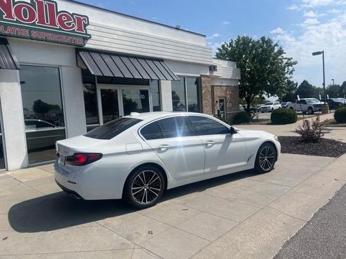 2022 BMW 530 i