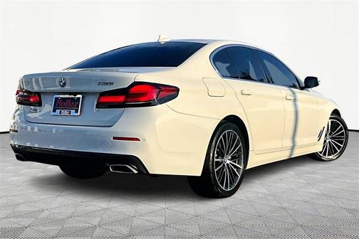 2022 BMW 530 i