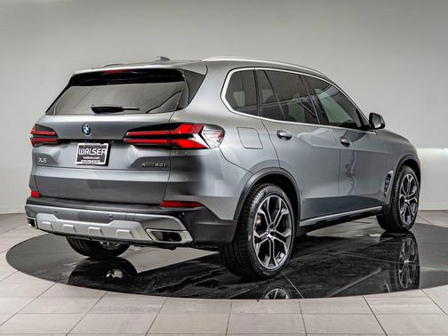 Skyscraper Grey Metallic 2025 BMW X5 xDrive40i