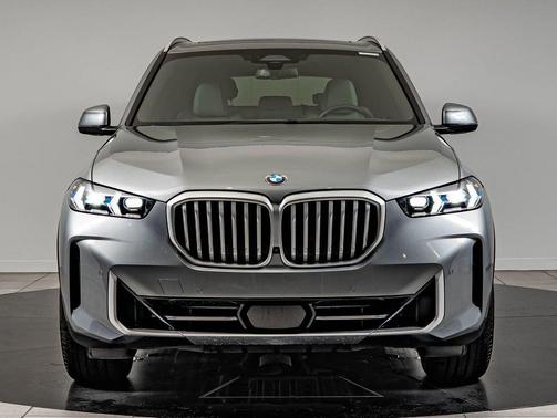Skyscraper Grey Metallic 2025 BMW X5 xDrive40i