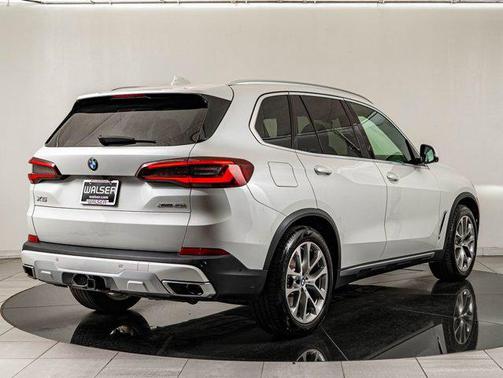 Mineral White Metallic 2021 BMW X5 xDrive40i