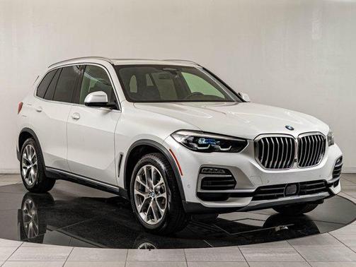 Mineral White Metallic 2021 BMW X5 xDrive40i