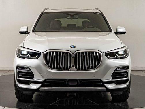 Mineral White Metallic 2021 BMW X5 xDrive40i