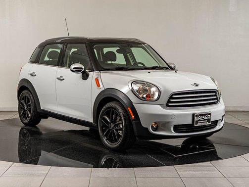 Light White 2014 MINI Countryman Cooper