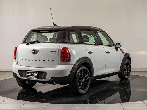 Light White 2014 MINI Countryman Cooper