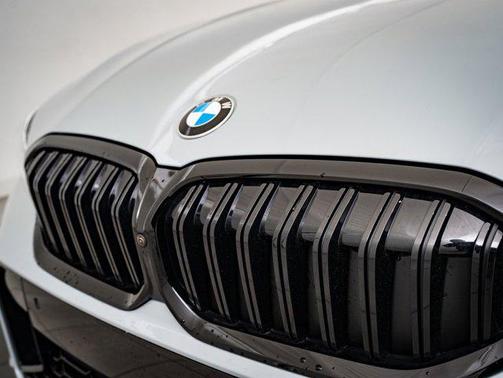 2025 BMW 330 i xDrive