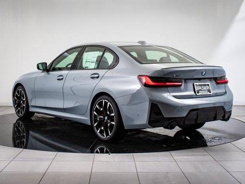 2025 BMW 330 i xDrive