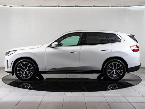 Mineral White Metallic 2025 BMW X3 30 xDrive