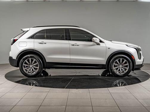 Crystal White Tricoat 2021 Cadillac XT4 Sport