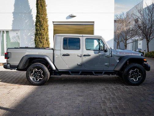 Sting-Gray Clearcoat 2022 Jeep Gladiator Rubicon