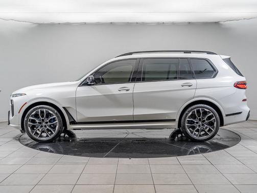 Alpine White 2024 BMW X7 M60i