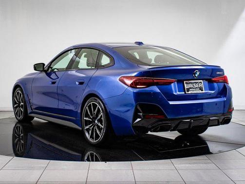 2025 BMW M440 i