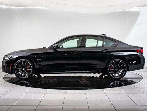 2022 BMW 530e Base