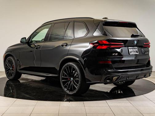 Black Sapphire Metallic 2026 BMW X5 xDrive40i