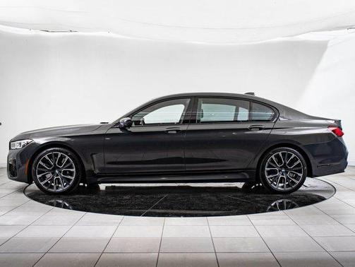 2022 BMW M760 xDrive