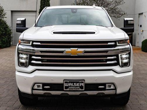 Iridescent Pearl Tricoat 2022 Chevrolet Silverado 3500 High Country