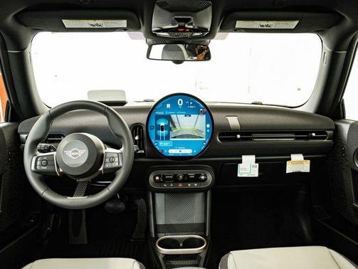 White Metallic 2026 MINI Hardtop Oxford Edition