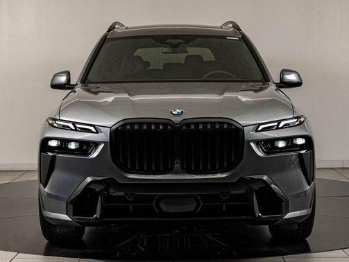 Skyscraper Grey Metallic 2026 BMW X7 xDrive40i