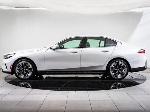 2024 BMW 530 i xDrive