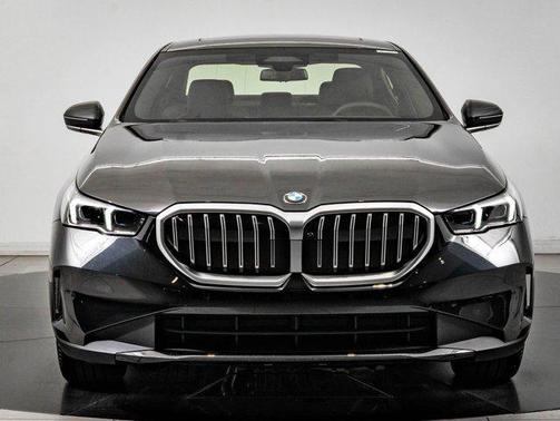 Black Sapphire Metallic 2025 BMW 530 xDrive