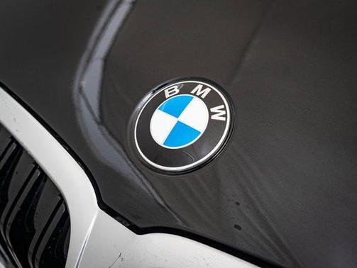 2025 BMW 330 i xDrive