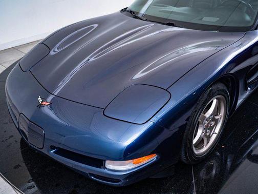 2000 Chevrolet Corvette Base