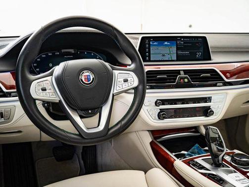 2022 BMW ALPINA B7 xDrive