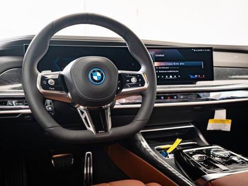 2025 BMW i7 xDrive60