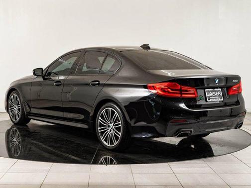 Black Sapphire Metallic 2020 BMW 530 530i