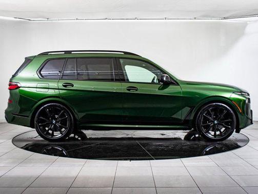2024 BMW X7 M60i