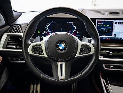 2024 BMW X7 M60i
