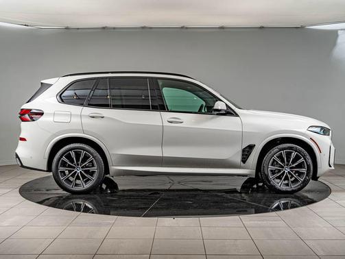 Alpine White 2026 BMW X5 xDrive40i