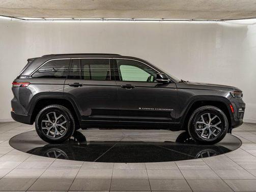 Baltic Gray Metallic Clearcoat 2025 Jeep Grand Cherokee Limited