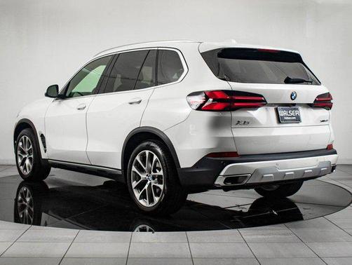 Alpine White 2025 BMW X5 xDrive40i