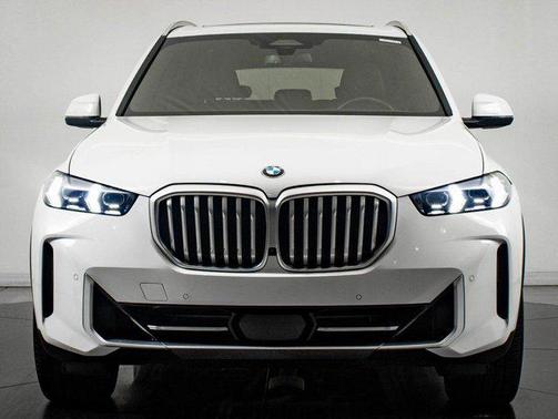 Alpine White 2025 BMW X5 xDrive40i