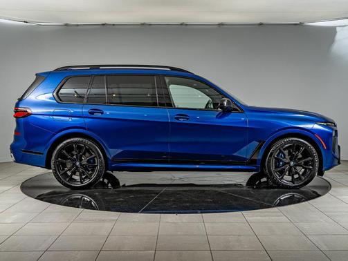 Blue Metallic 2026 BMW X7 M60i