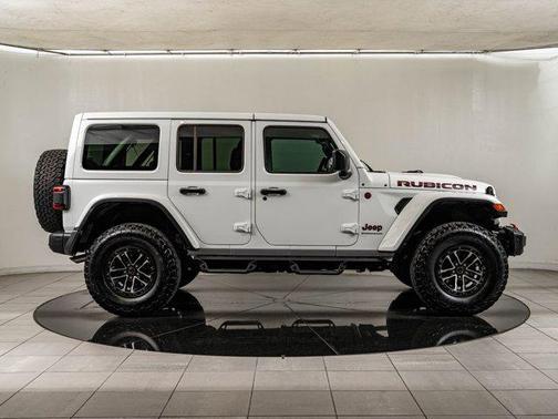 Bright White Clearcoat 2024 Jeep Wrangler Rubicon