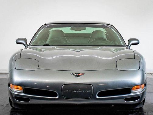 2004 Chevrolet Corvette Base