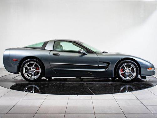 2004 Chevrolet Corvette Base